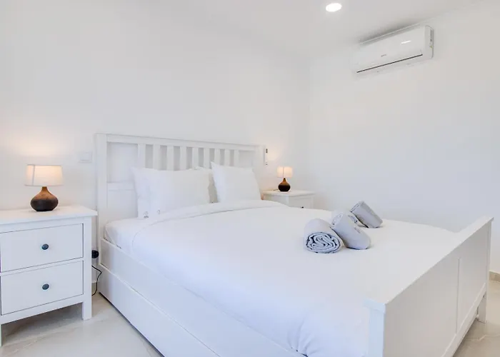 Renovated 2Bd Ac Wi-Fi Pool Beach 350M