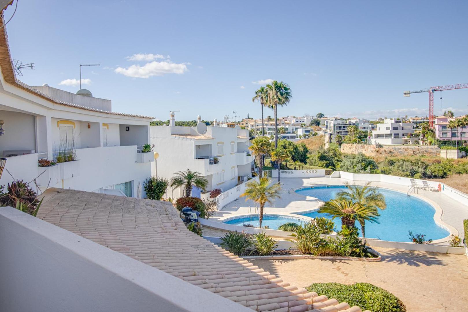 Renovated 2bd Ac Wi-fi Pool 350m Porches (Algarve)